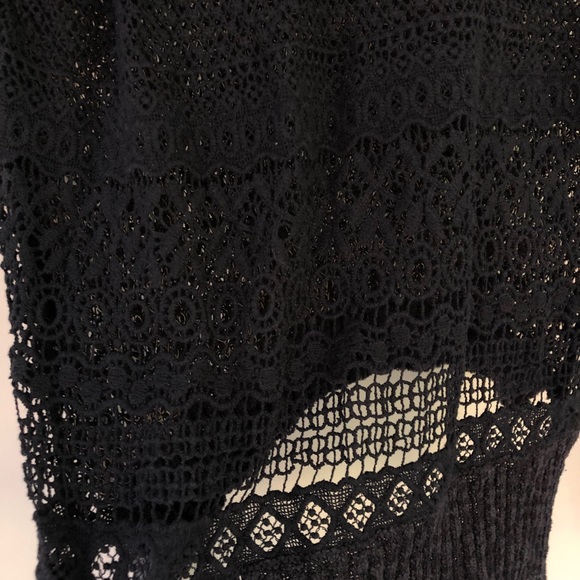 Crochet back sweater - Picture 4 of 4